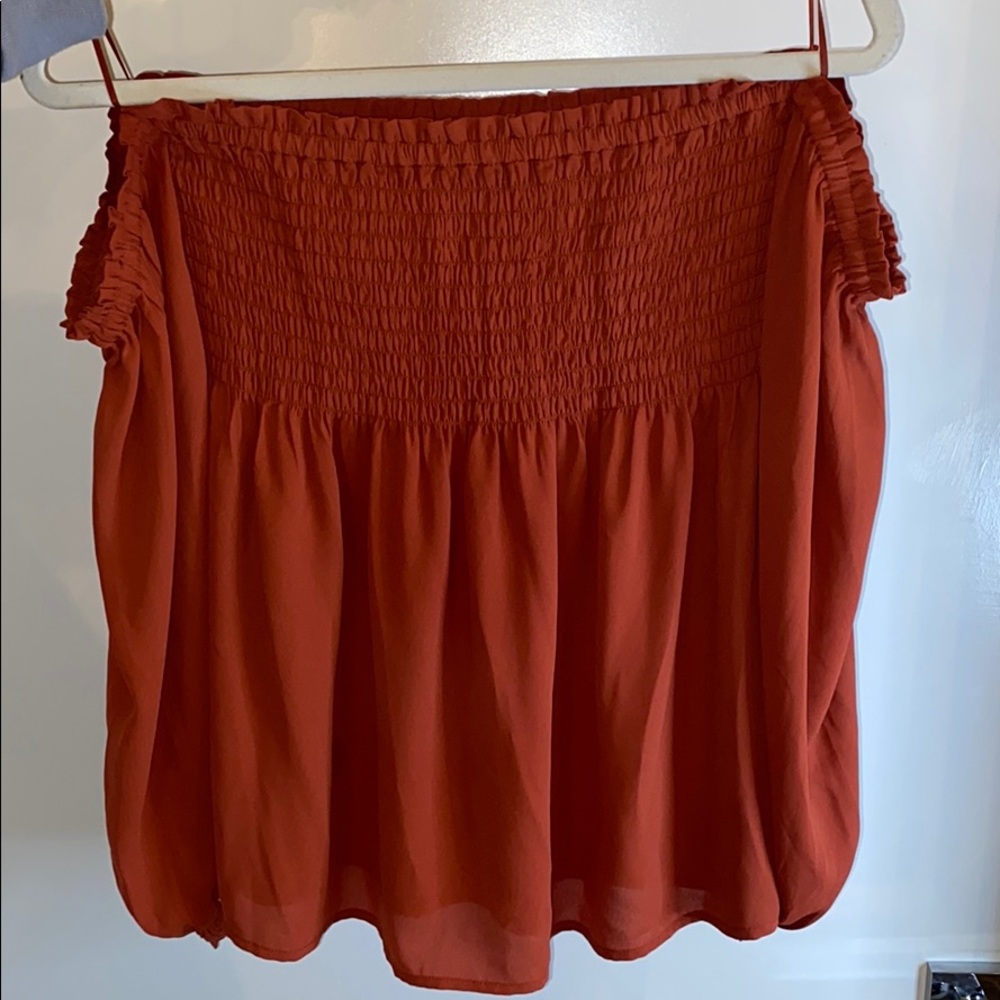 Off the shoulder / top